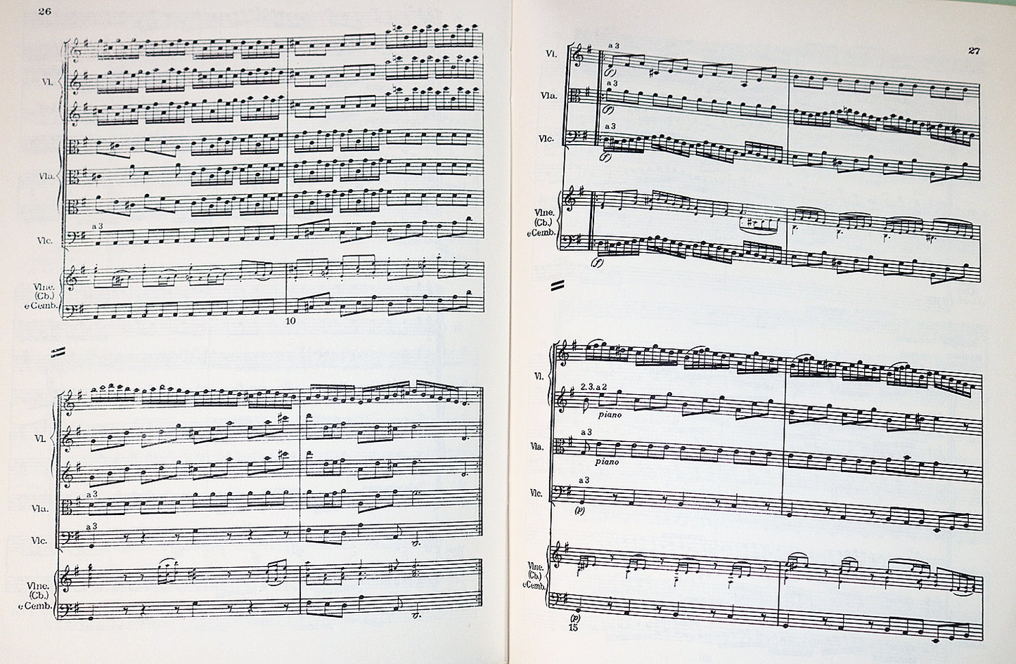 Bach: Brandenburg Concerto No. 3 in G Major (Miniature Study Score)