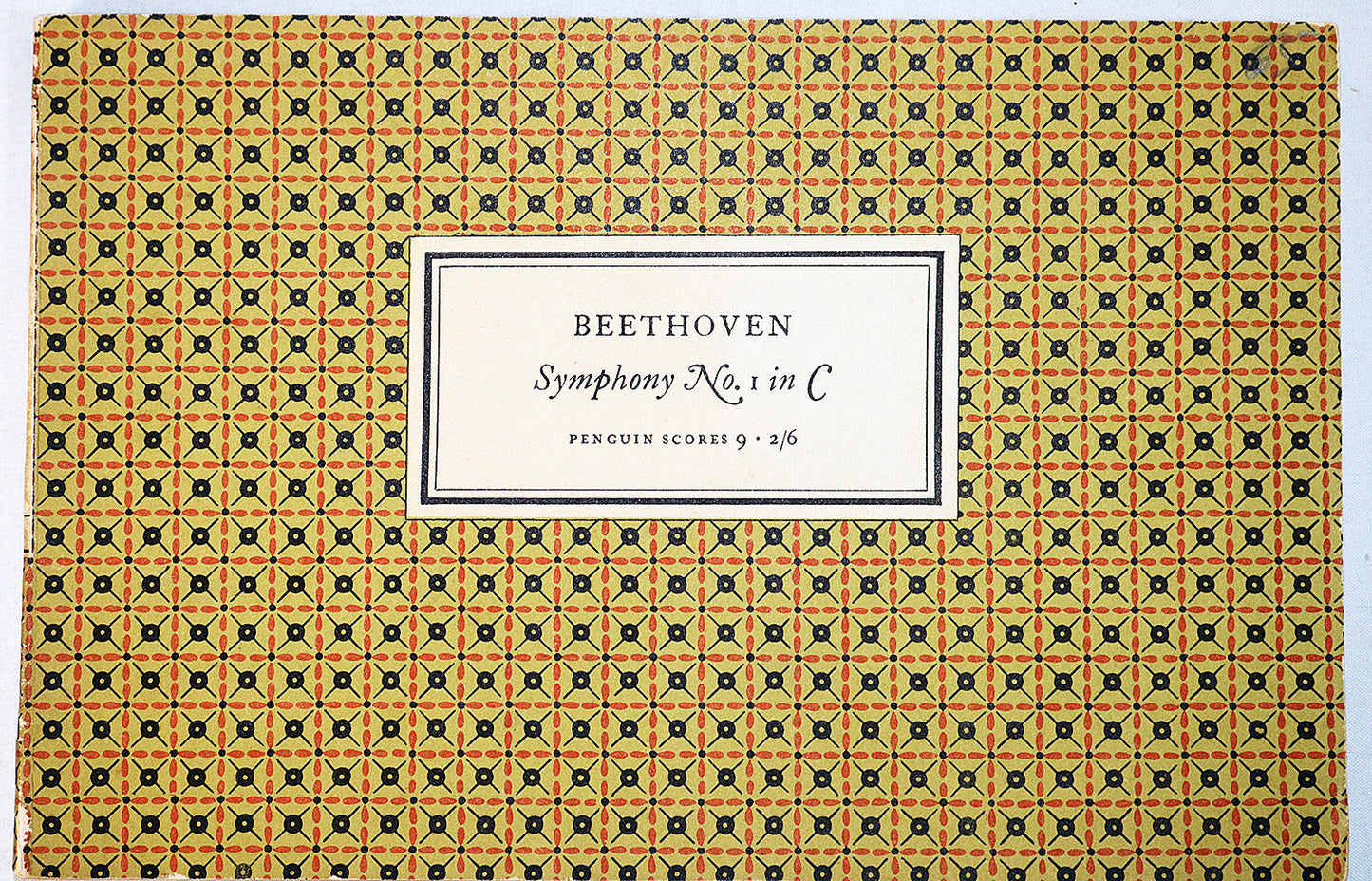 Beethoven: Symphony No. 1 in C Major (Miniature Study Score)