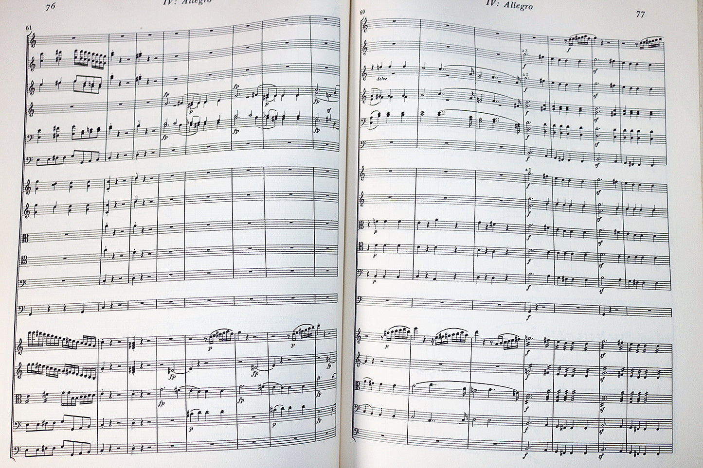 Beethoven: Symphony No. 5 in C Minor, Op. 67 (Miniature Study Score)