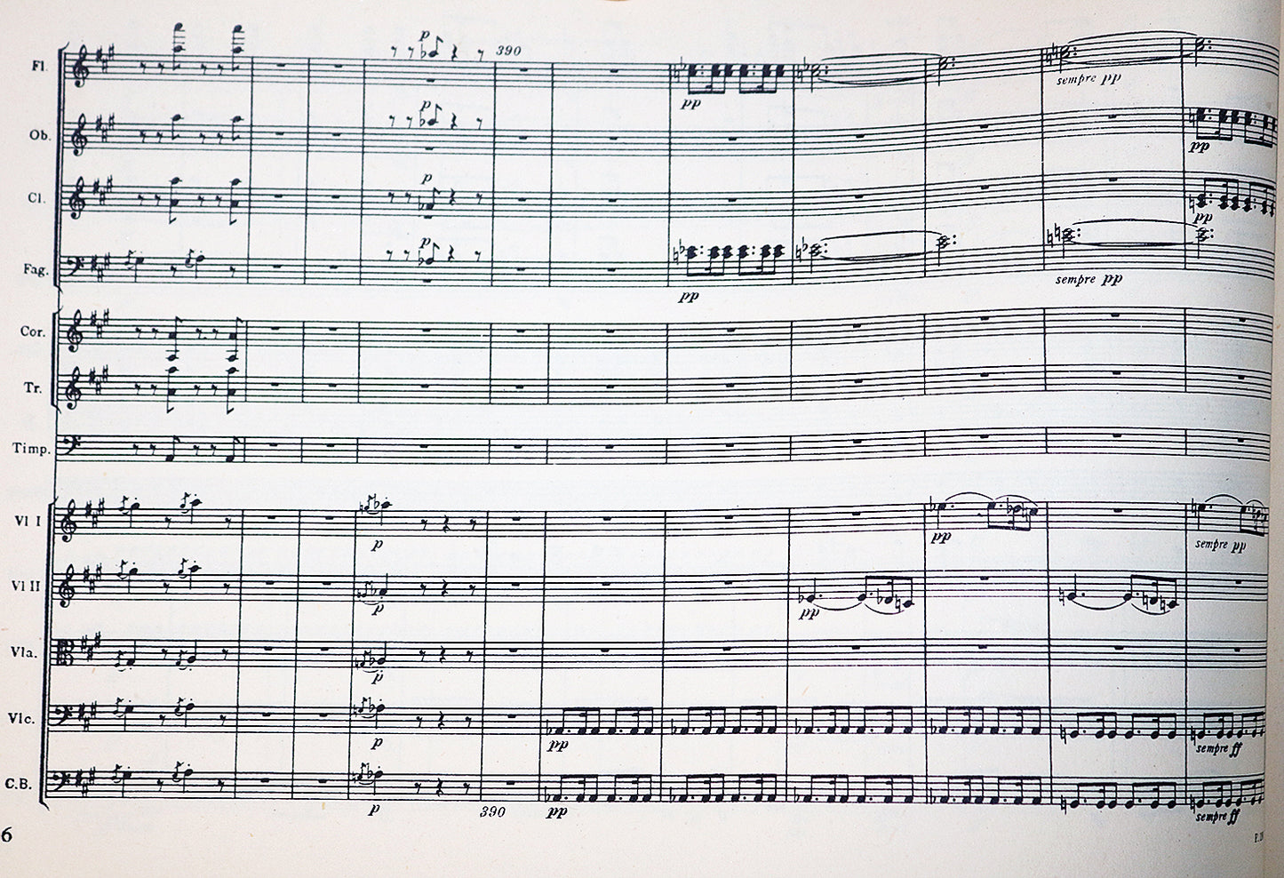 Beethoven: Symphony No. 7 in A Major (Miniature Study Score)