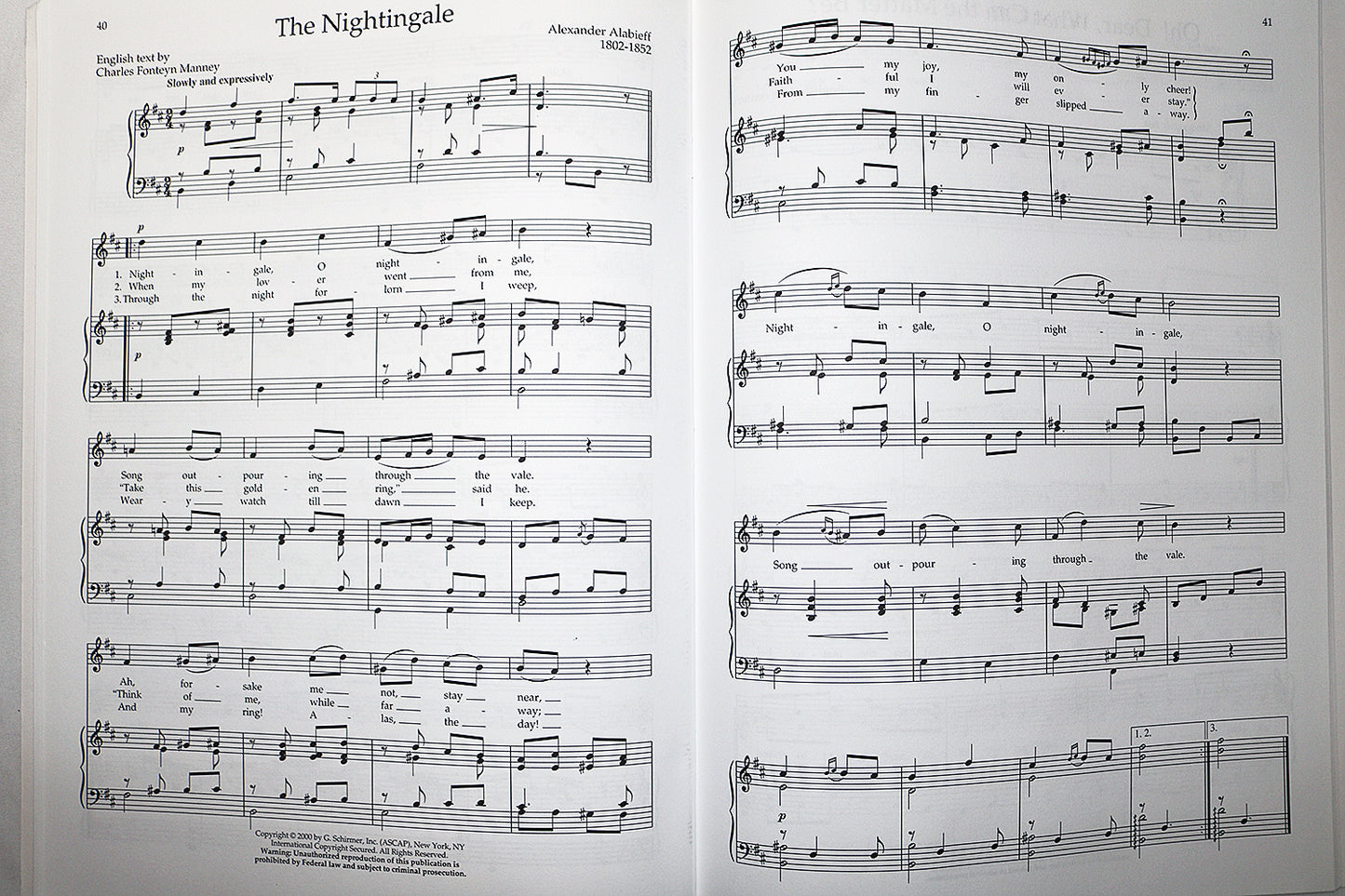 Easy Songs for the Beginning Soprano (CD Included)