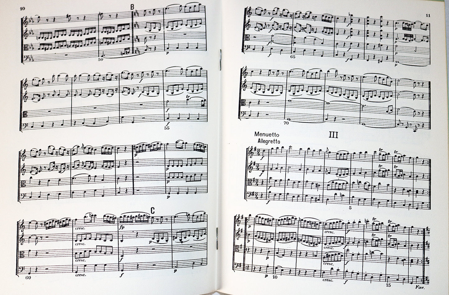 Mozart: Serenade, "Eine Kleine Nachtmusik", K. 525 (Miniature Study Score)