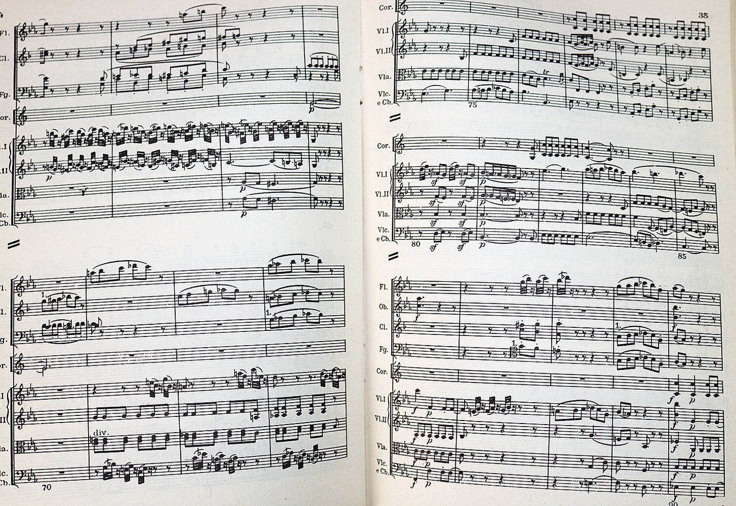 Mozart: Symphony No. 40 in G Minor (Miniature Study Score)
