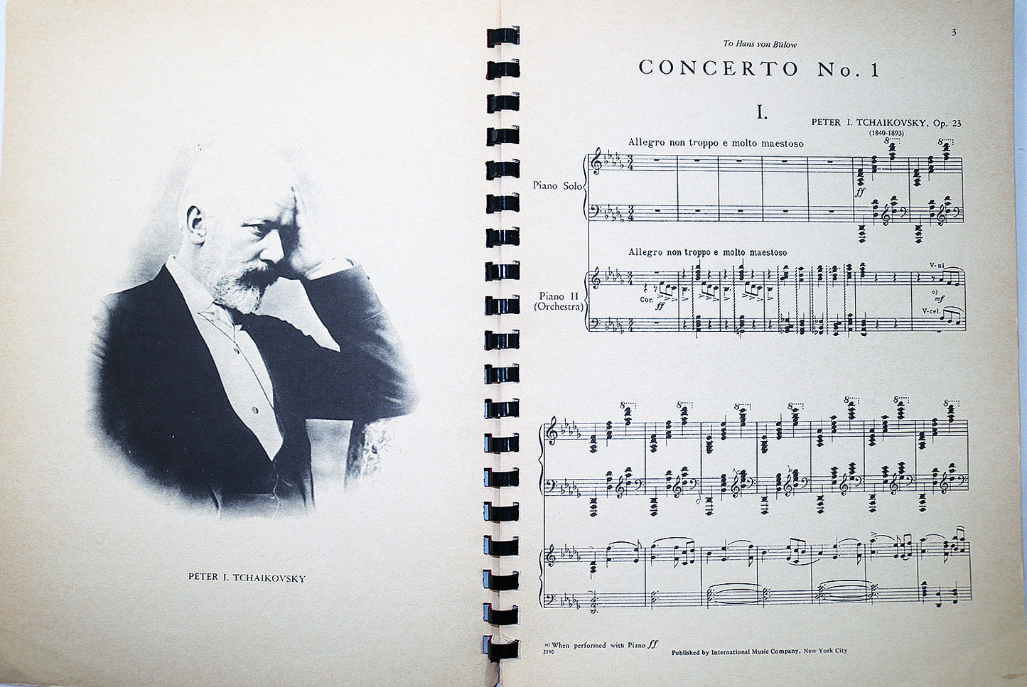 Tchaikovsky: Concerto No. 1 in B flat Minor, Op. 23 for Piano and Orchestra (two-piano score)